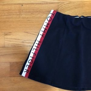 Tommy Hilfiger skirt navy size small